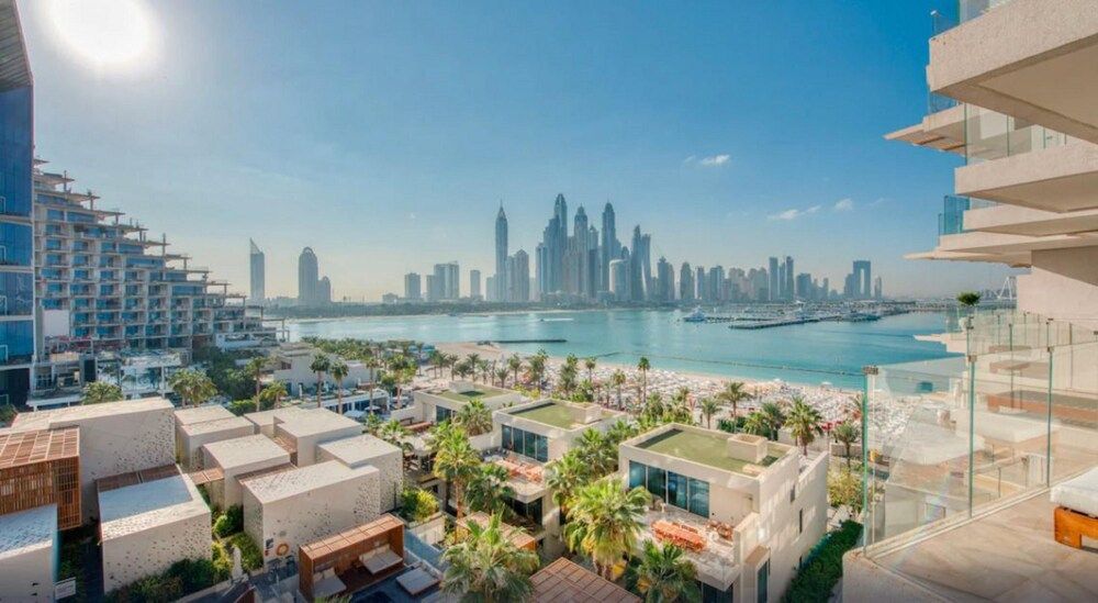 DXB - Five - 31201 - PJ