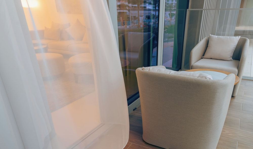 YOUR STAY Apartments Luxury Beachfront Living Premium Apartment, 1 King Bed, Balcony, Corner 9