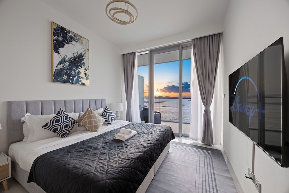 YOUR STAY Apartments Luxury Beachfront Living Signature Apartment, 2 Bedrooms, Balcony, Sea View 3