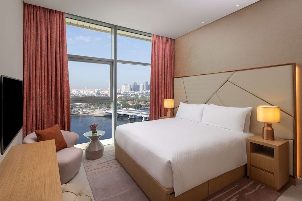 Hilton Dubai Creek Hotel & Residences