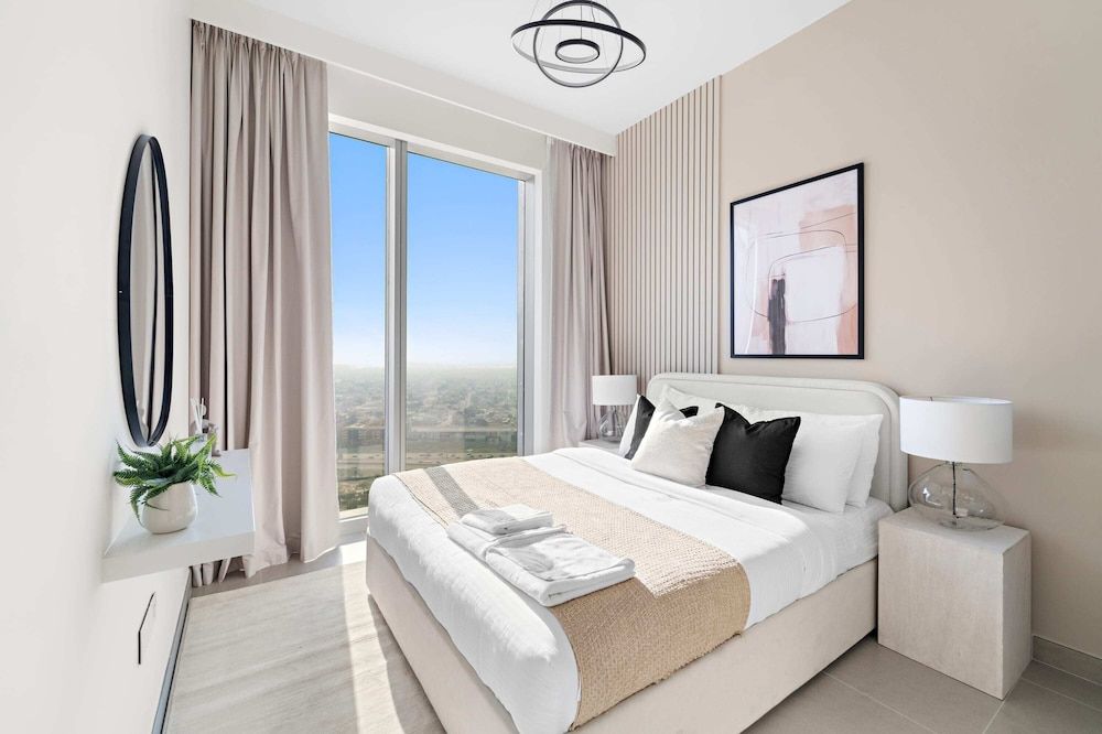 Senior Apartment, 1 King Bed, City View