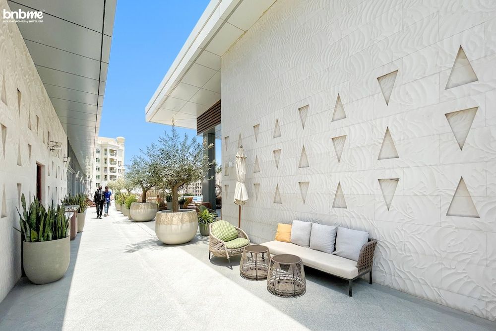 bnbme | The Palm Tower | STUDIO
