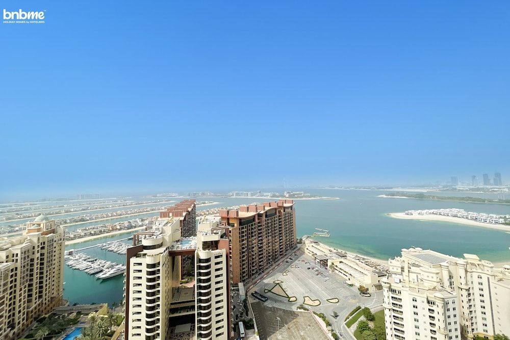 bnbme | The Palm Tower | STUDIO