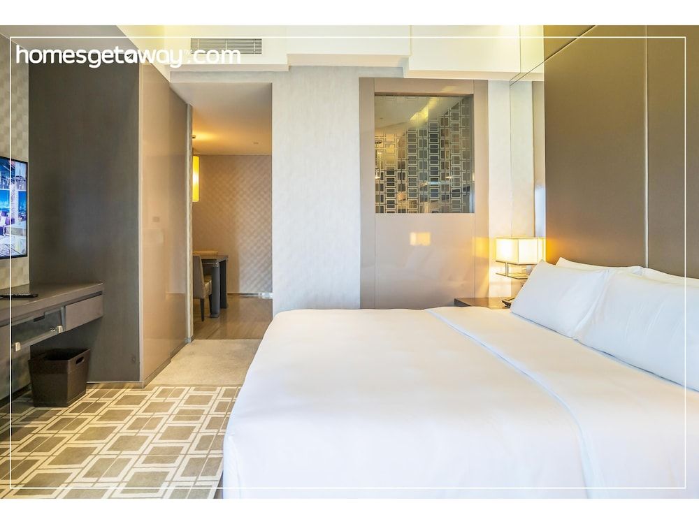 HomesGetaway -Studio in Hyatt Residences