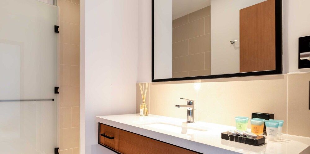 LUX  The Vida Marina Residence 2