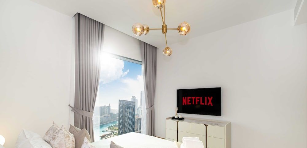 LUX  The Vida Marina Residence 2