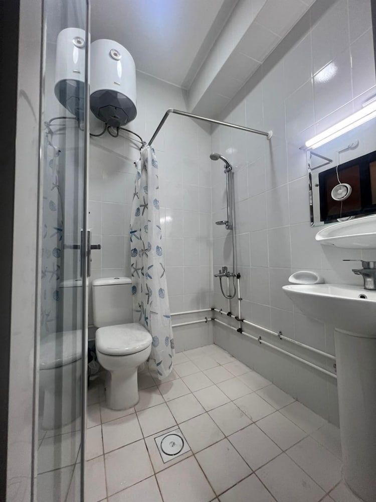 GUEST INN HOTEL LLC