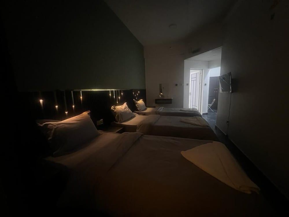 GUEST INN HOTEL LLC
