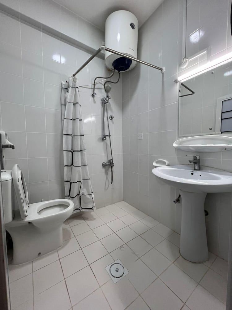 GUEST INN HOTEL LLC