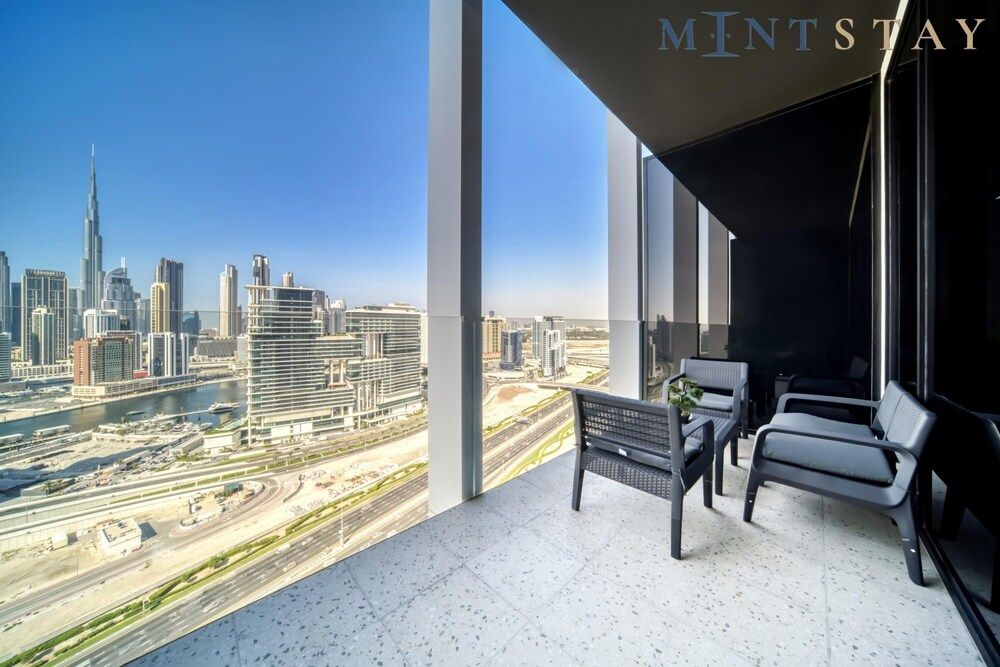 Cozy Studio w Burj Khalifa Balcony Retreat