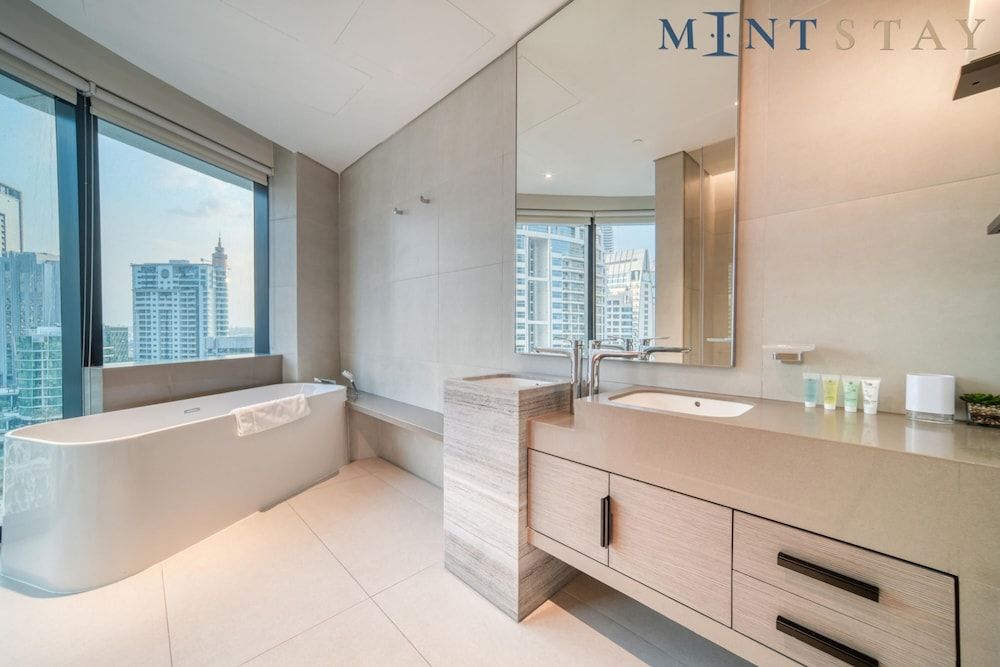 Address JBR Beachfront Living w Ain Dubai View