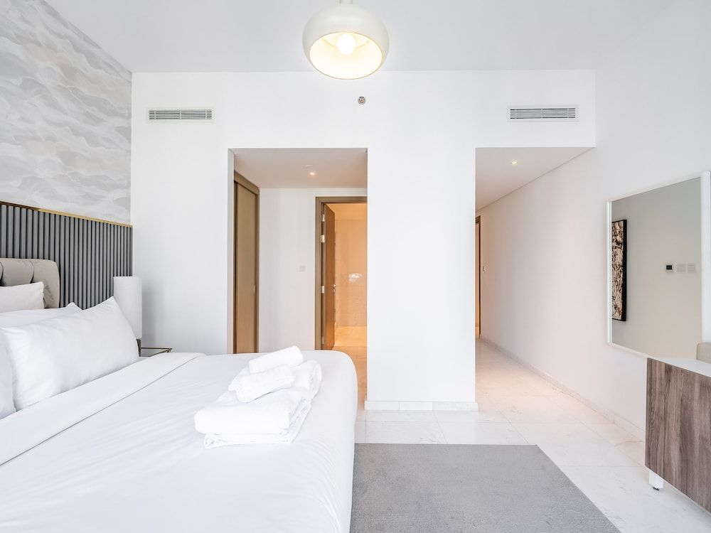 Spacious Apt With Spectacular Burj Khalifa Views