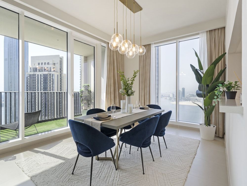 Spacious Apt With Incredible Canal and Park Views