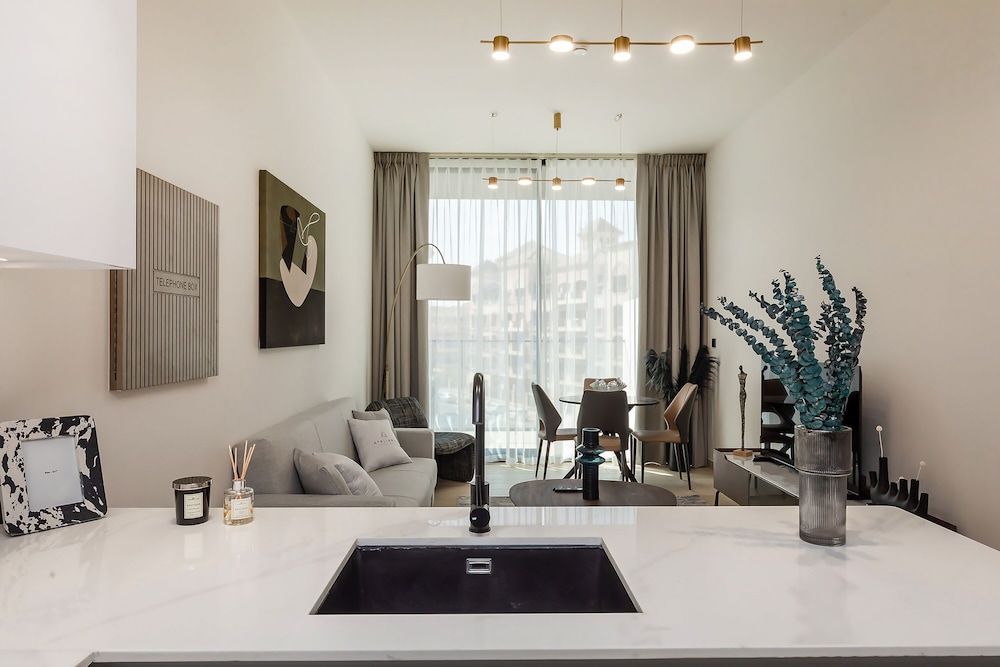 Excellent 1BR in Binghatti Crescent