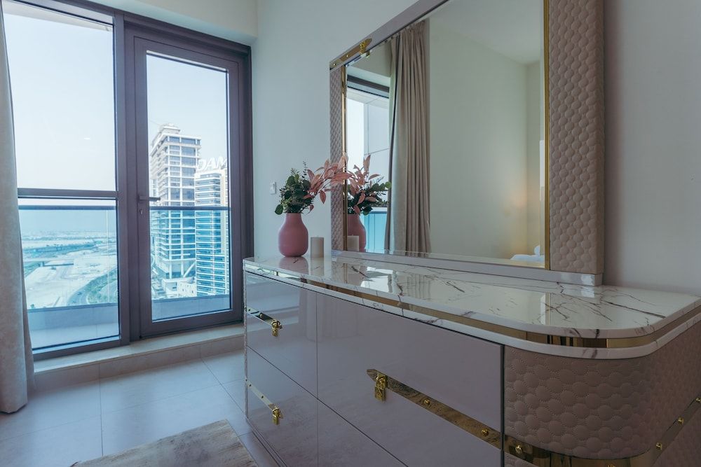 Bay Gem With Panoramic Burj Khalifa and Canal View
