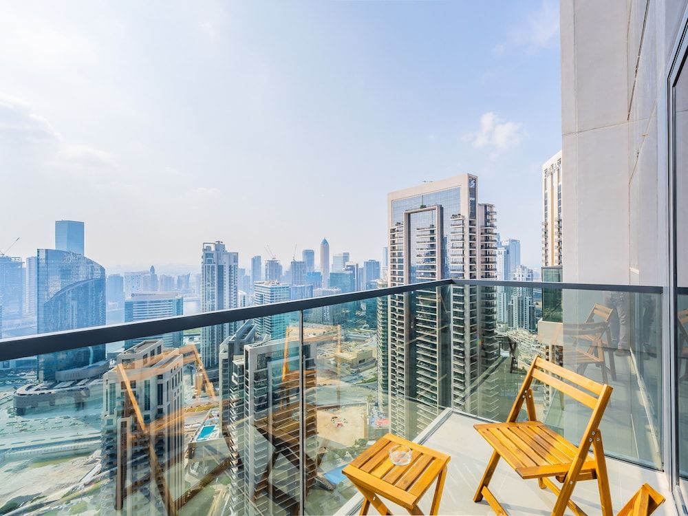 Charming Skyline View From This Fancy Downtown Apt