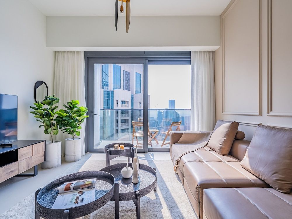 Charming Skyline View From This Fancy Downtown Apt