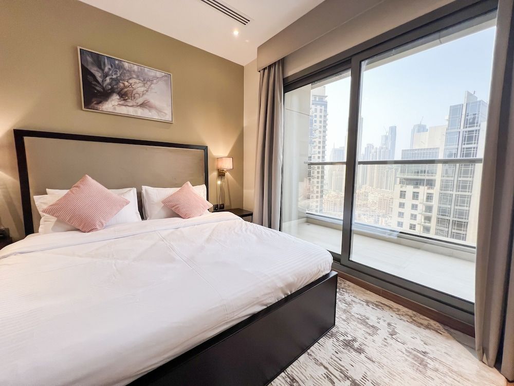 Unforgettable 1BR Burj Khalifa Views