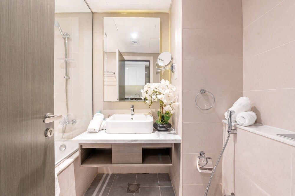 Downtown Ultra Luxury Studio Suites