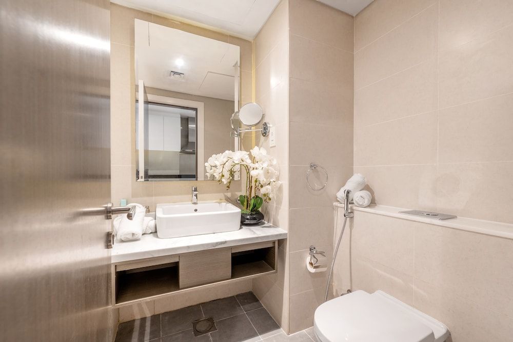 Downtown Ultra Luxury Studio Suites