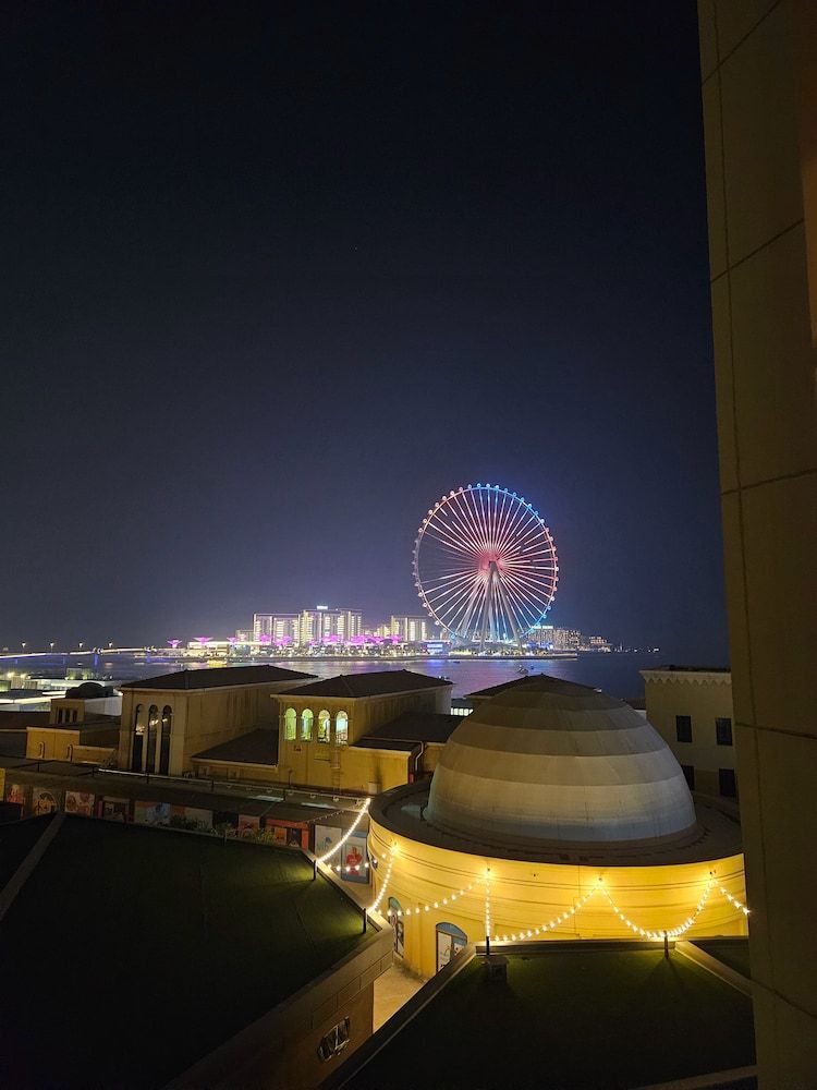 Stylish 1BR with Serene Sea View