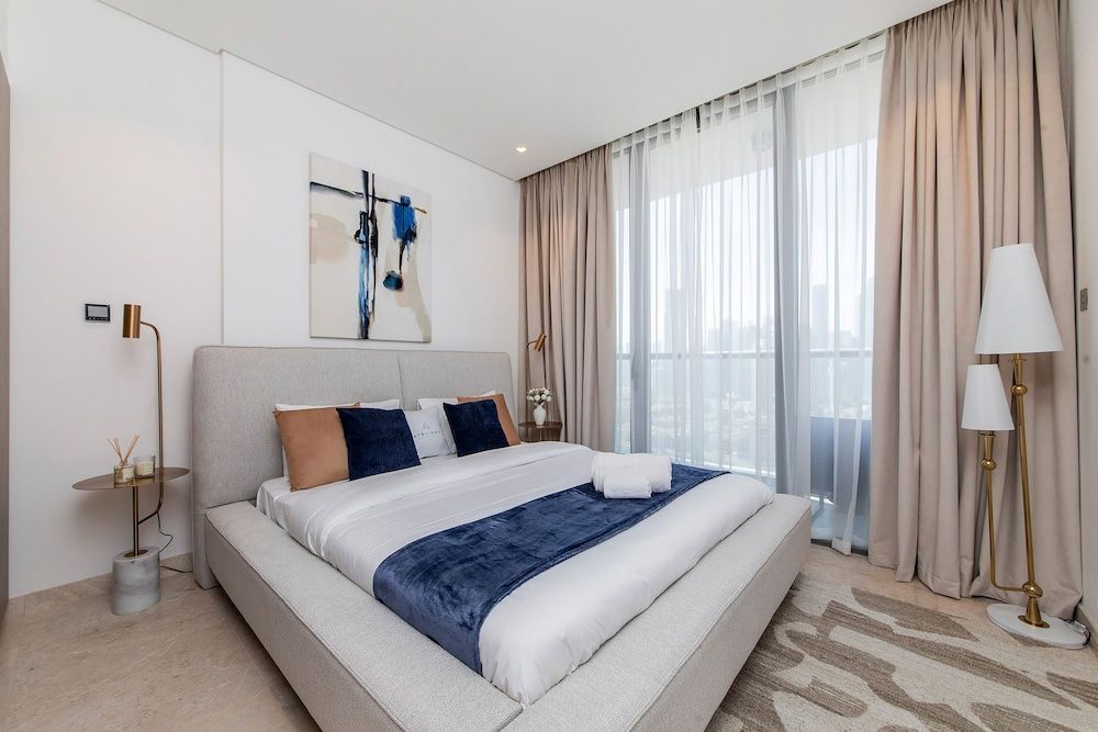 Luxe 3BR with Burj Khalifa view
