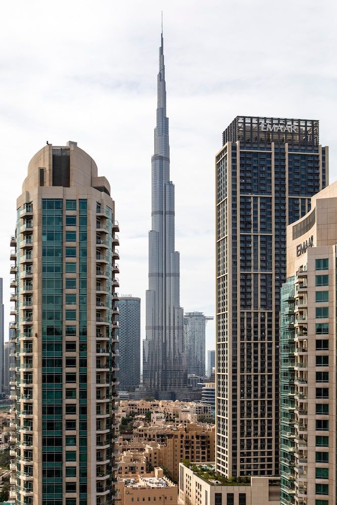Luxe 3BR with Burj Khalifa view