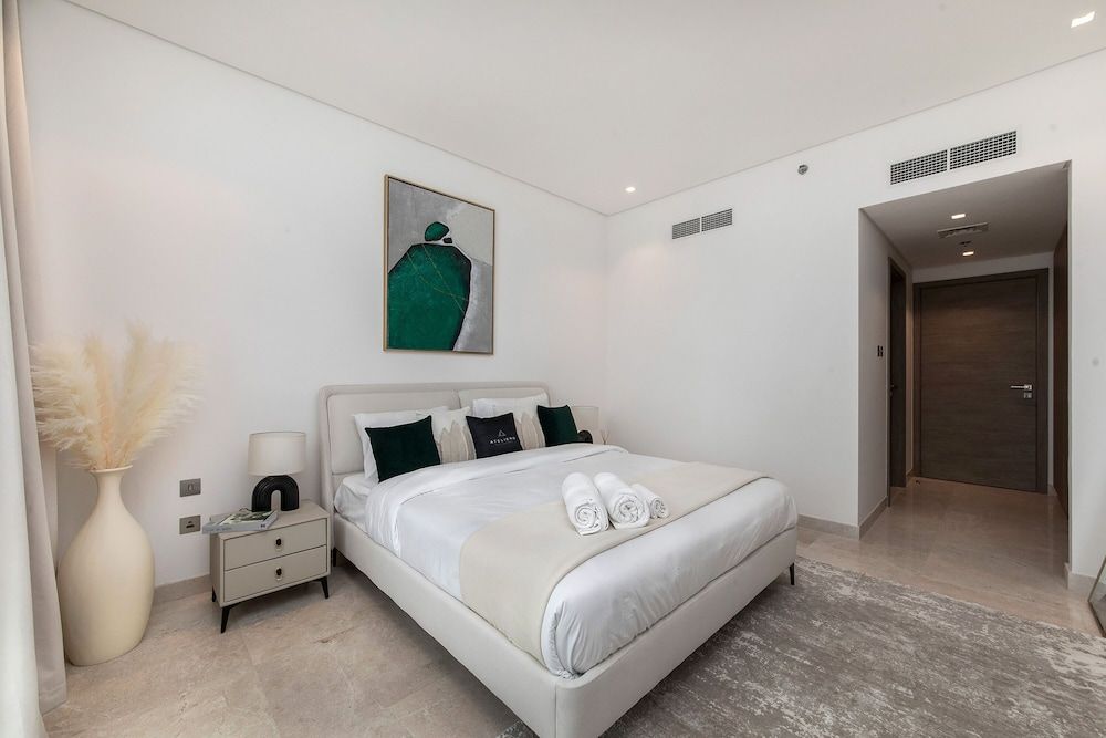 Luxe 3BR with Burj Khalifa view