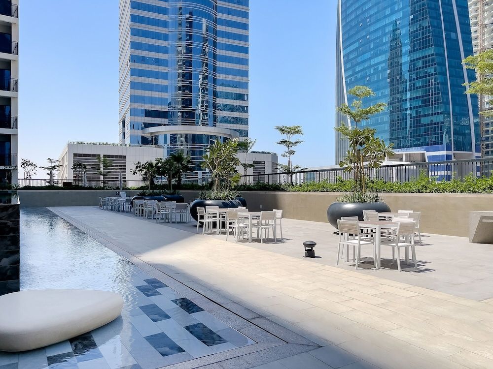 Zada Tower 1BR with Dubai Canal view