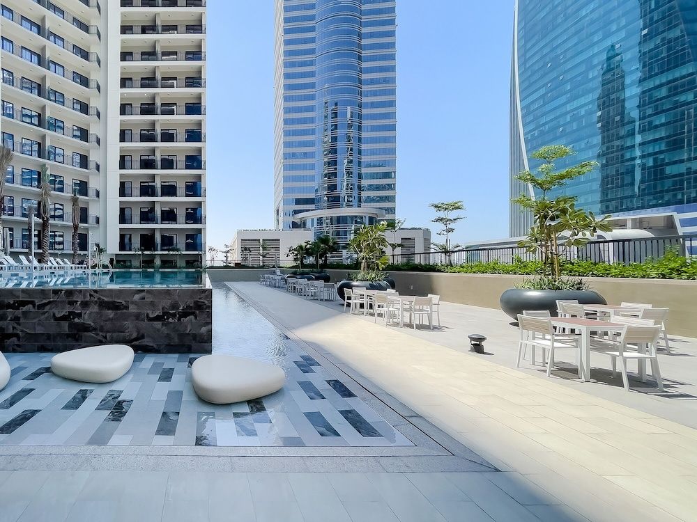 Zada Tower 1BR with Dubai Canal view
