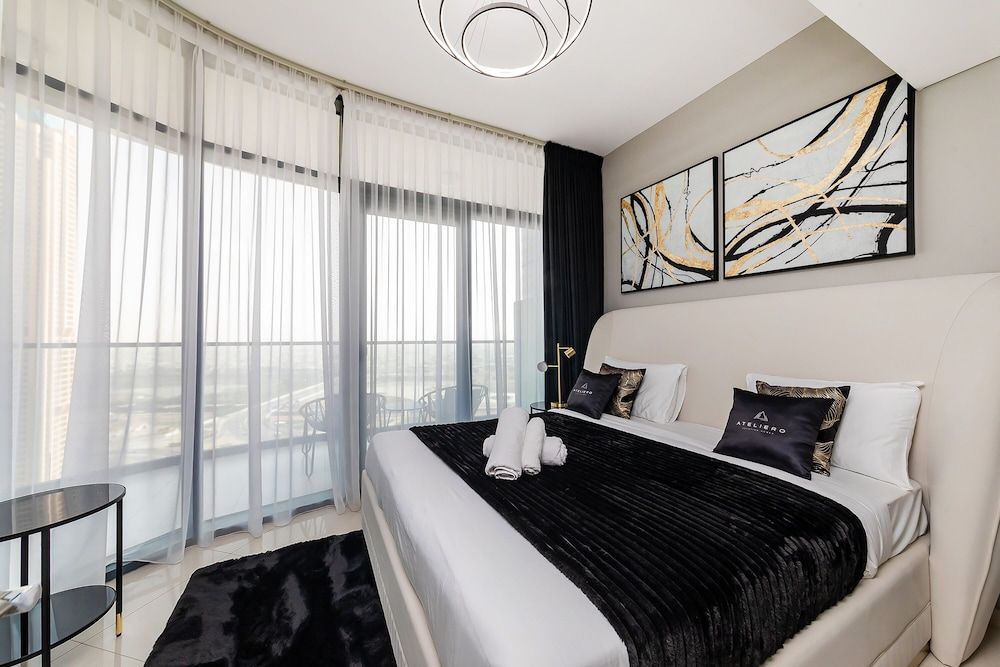 Zada Tower 1BR with Dubai Canal view