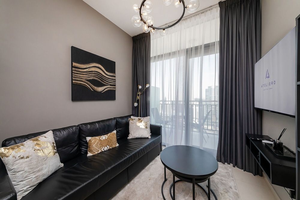 Zada Tower 1BR with Dubai Canal view