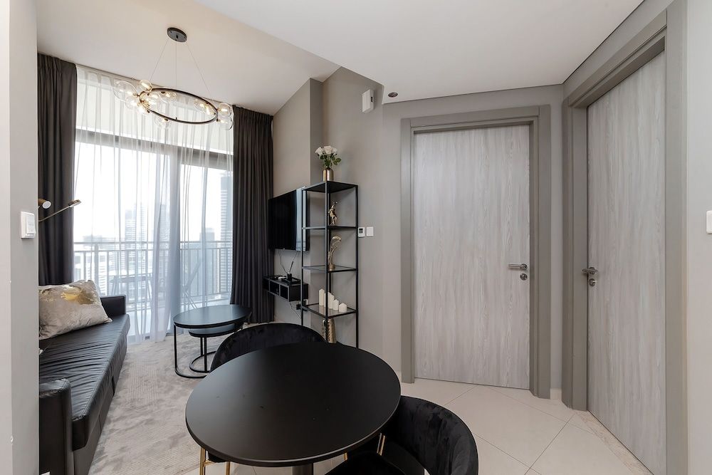 Zada Tower 1BR with Dubai Canal view
