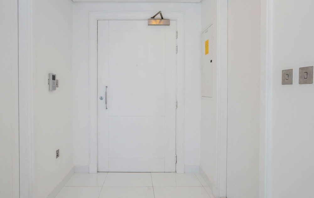 Spacious 2BR Marina Residence 4