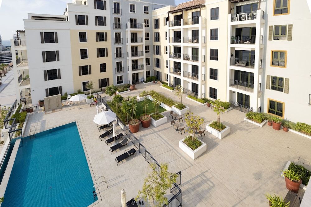 Massive 4 Beds La Rive B2 Port De La Mer