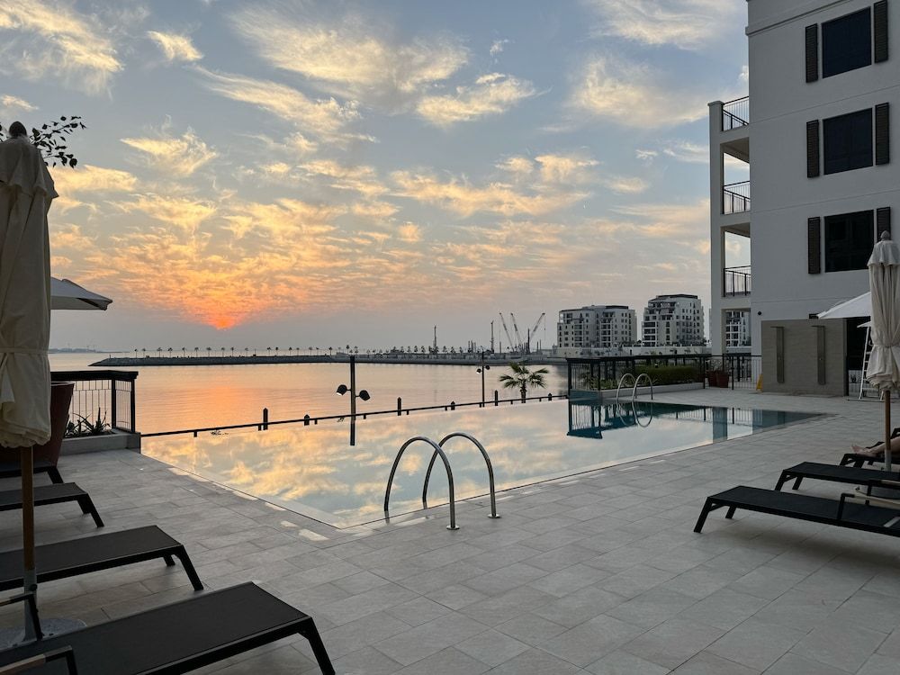 Massive 4 Beds La Rive B2 Port De La Mer