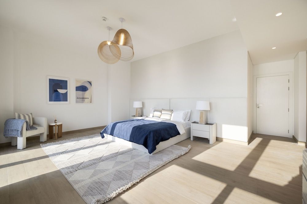 Massive 4 Beds La Rive B2 Port De La Mer