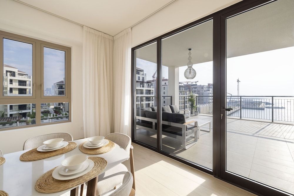 Massive 4 Beds La Rive B2 Port De La Mer