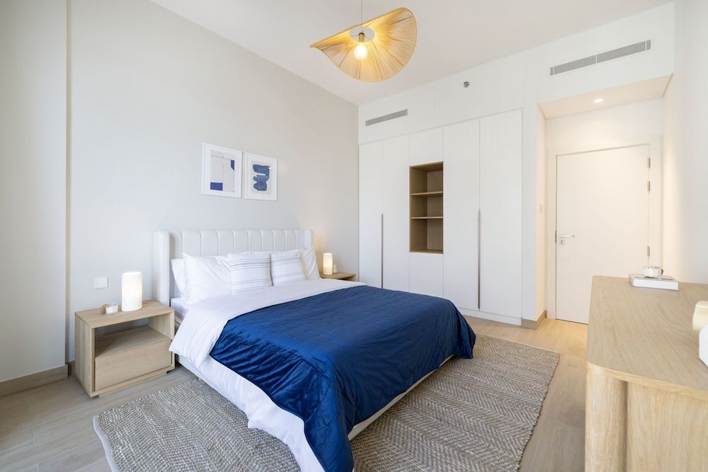 Massive 4 Beds La Rive B2 Port De La Mer