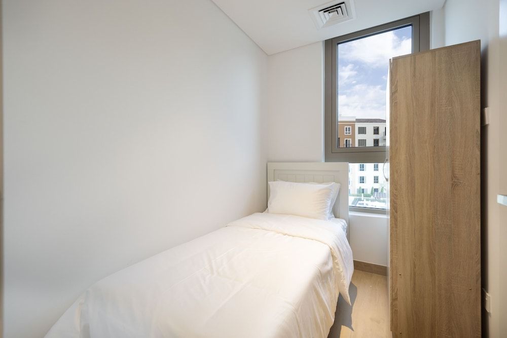 Massive 4 Beds La Rive B2 Port De La Mer