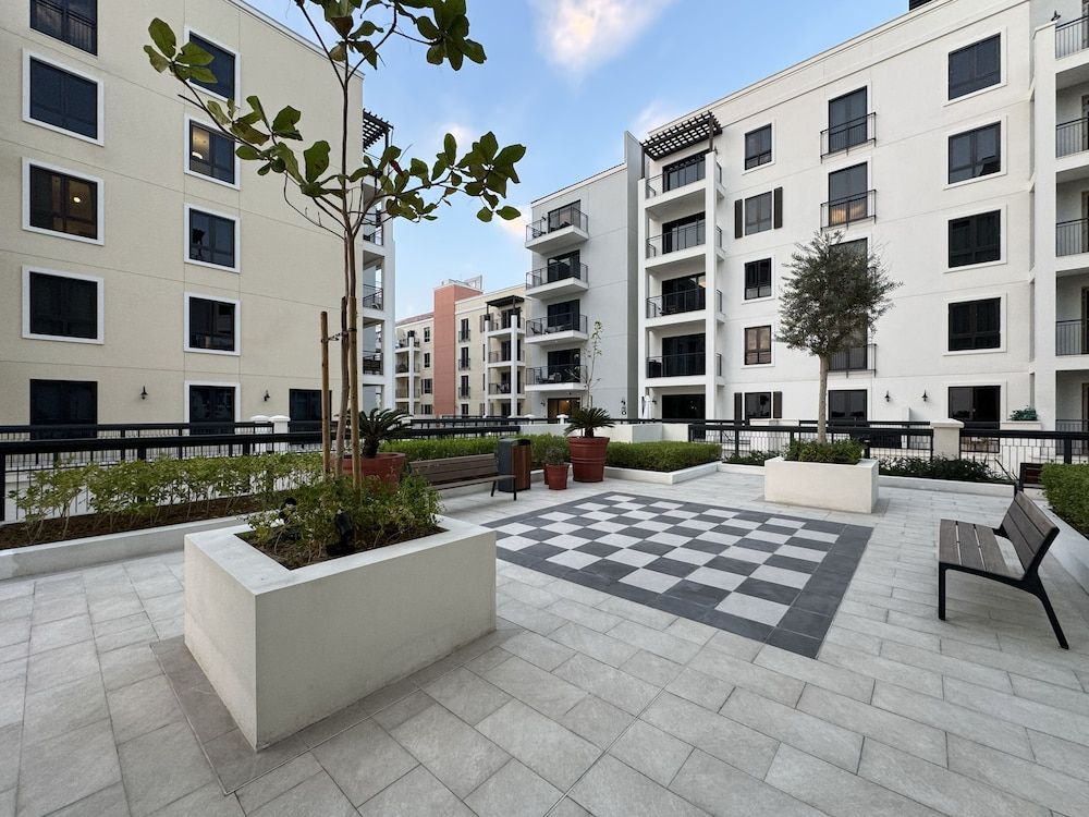 Massive 4 Beds La Rive B2 Port De La Mer