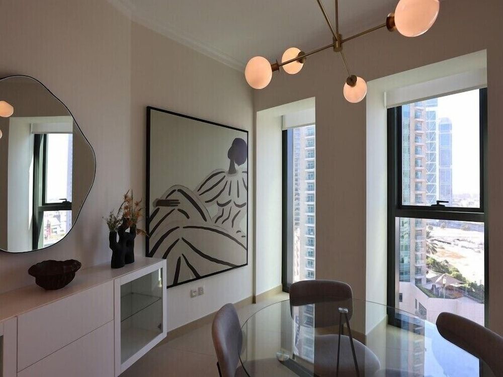 Elegant 1BR Oasis Burj Vista