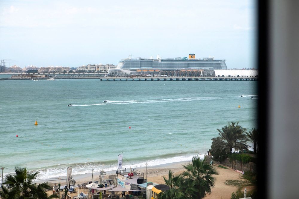 Exclusive 2BR at La Vie with sea view