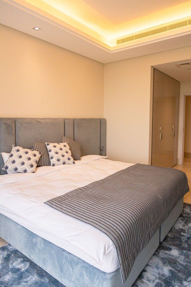 Palm Perfection 3BR with Private Beach
