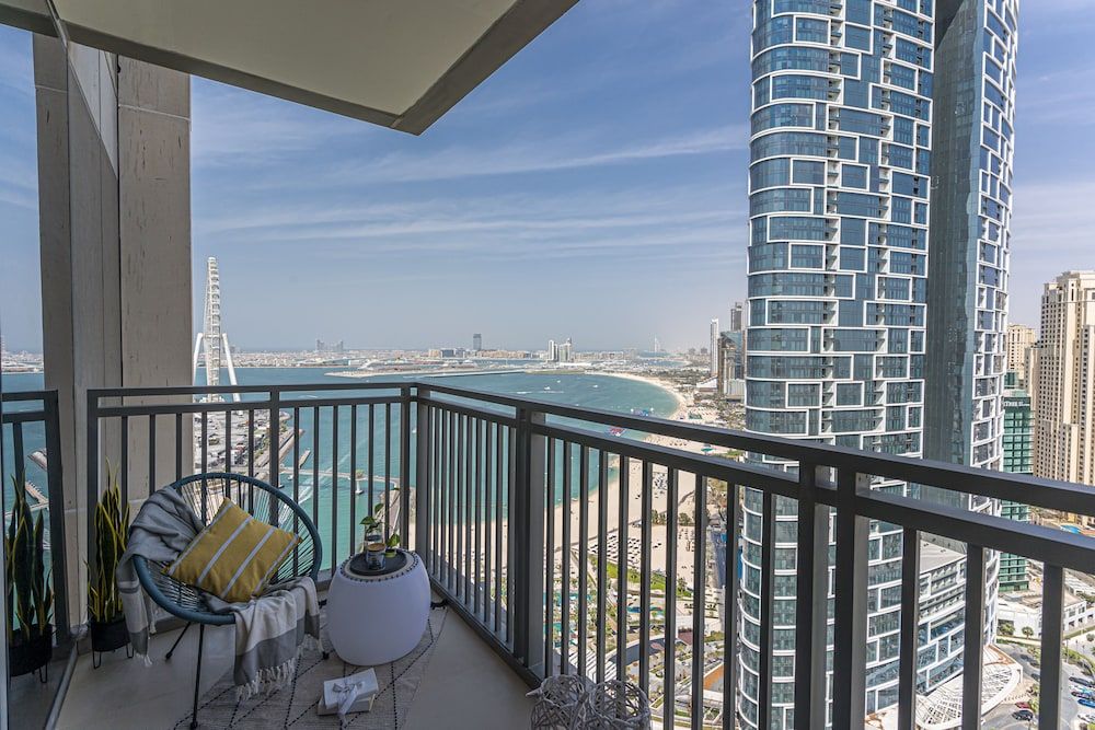 HiGuests -  Emaar 5242 Tower