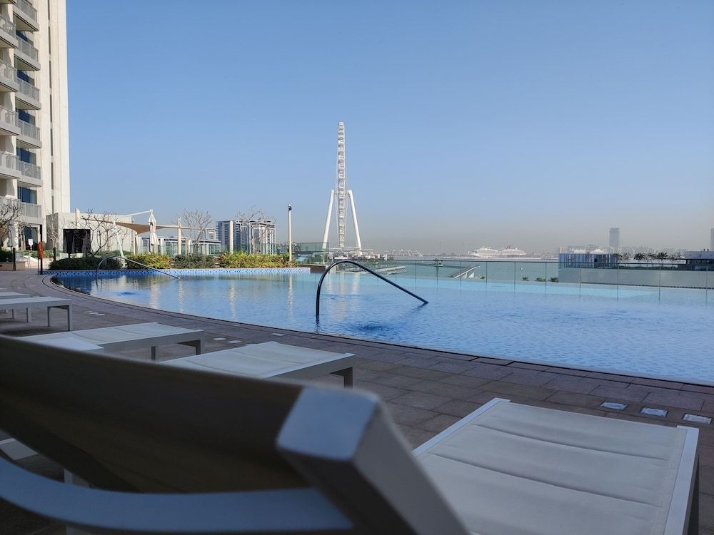 HiGuests -  Emaar 5242 Tower