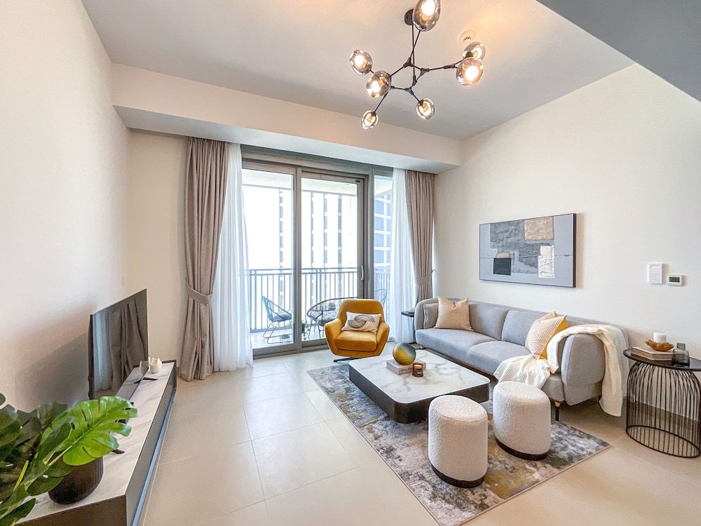 HiGuests -  Emaar 5242 Tower