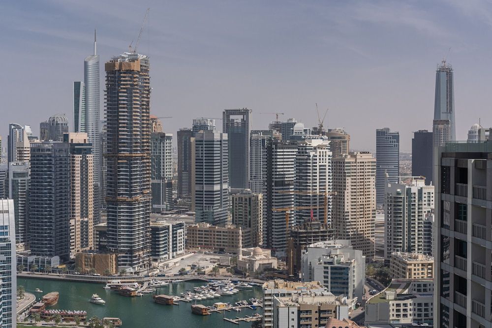 HiGuests -  Emaar 5242 Tower