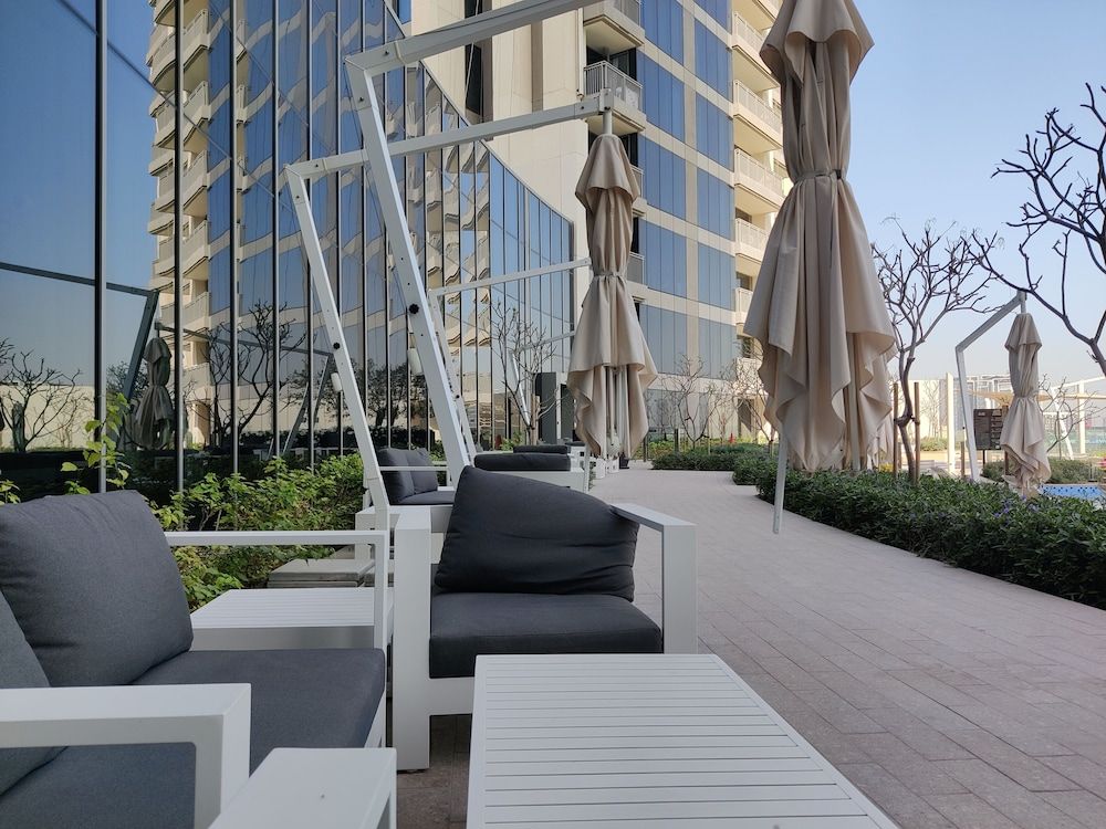 HiGuests -  Emaar 5242 Tower