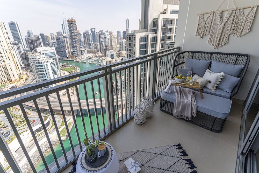HiGuests -  Emaar 5242 Tower